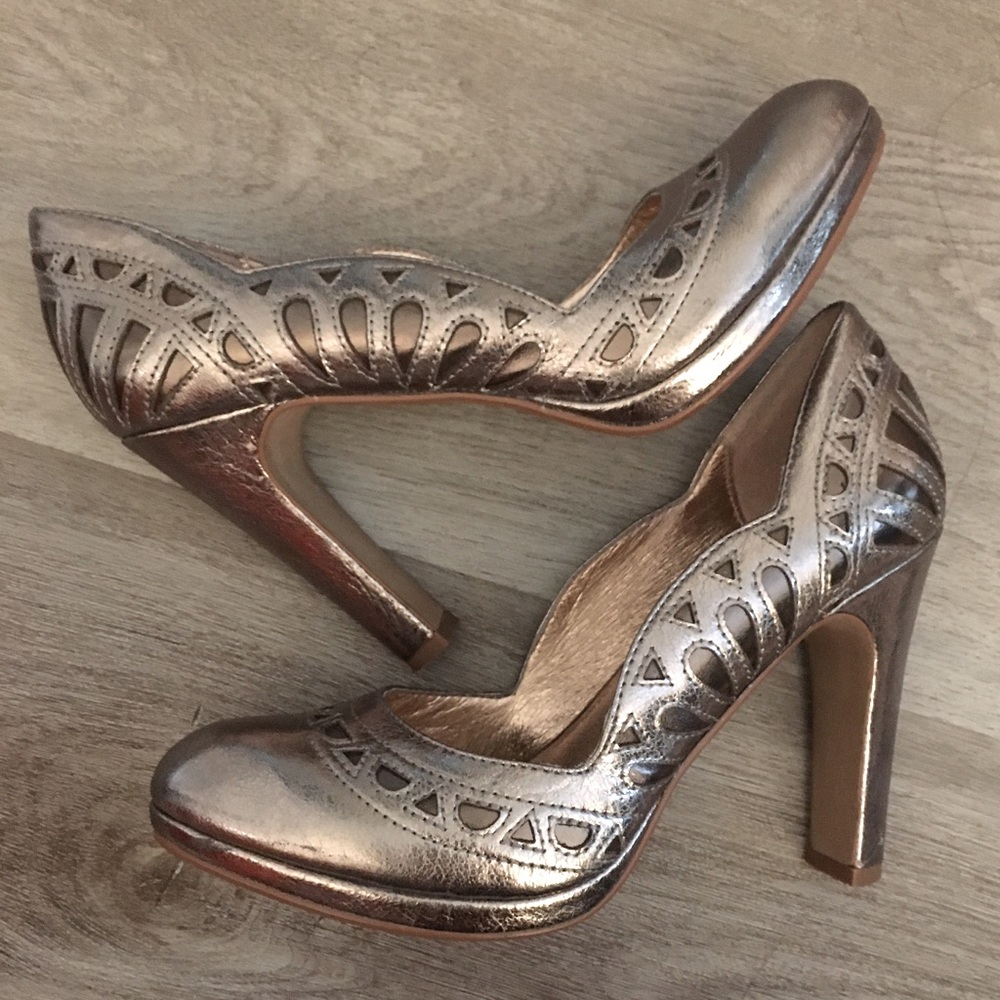 Anthropologie- Miss Albright Gold/Metallic Heel